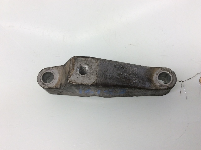 2000 2001 - 2004 2005 Volkswagen Jetta Transmission Mount Bracket 1J011999117AG OEM