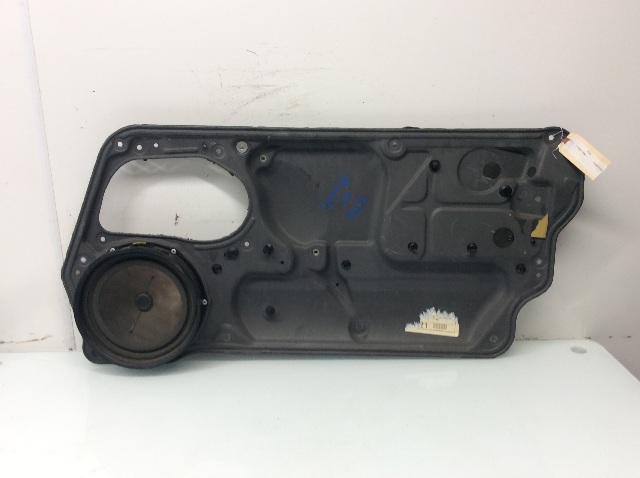 2003 - 2010 Volkswagen Beetle Convertible Right Regulator Mount Plate 1Y0837756D OEM