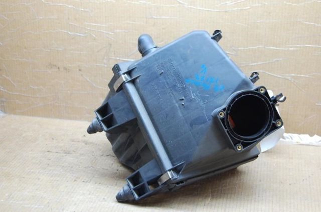 2001 2002 2003 2004 2005 Volkswagen Passat Air Cleaner 2.8 V6 3B0133837Ba OEM