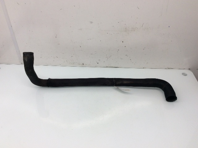 2005 2006 2007 2008 2009 2010 2011 Volvo XC90 4.4 Radiator Coolant Hose 30723037 OEM