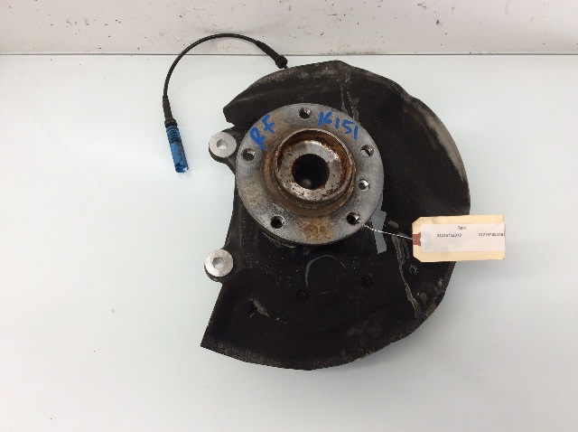 2004 2005 BMW 645Ci Right Front Spindle Knuckle and Hub 31216762018 OEM