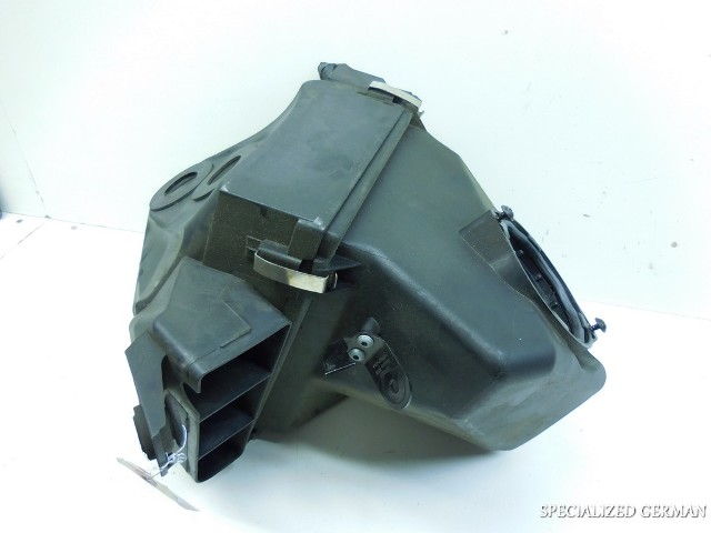 2002 2003 2004 Volkswagen Passat W8 Air Cleaner 4.0 3B0129605C OEM