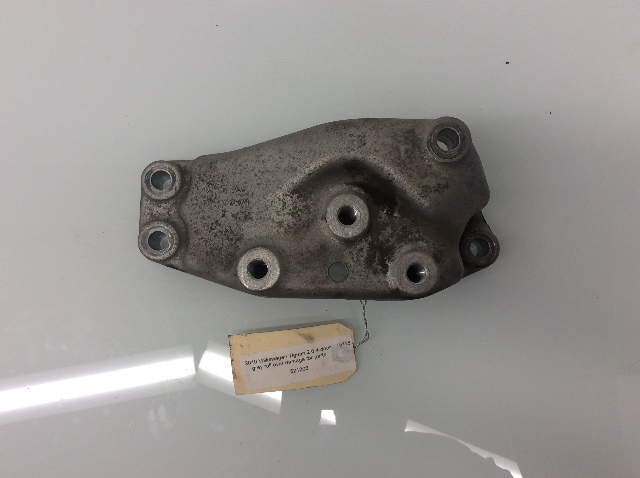 2009 2010 2011 2012 2013 - 2015 Volkswagen Tiguan Engine Motor Mount OEM