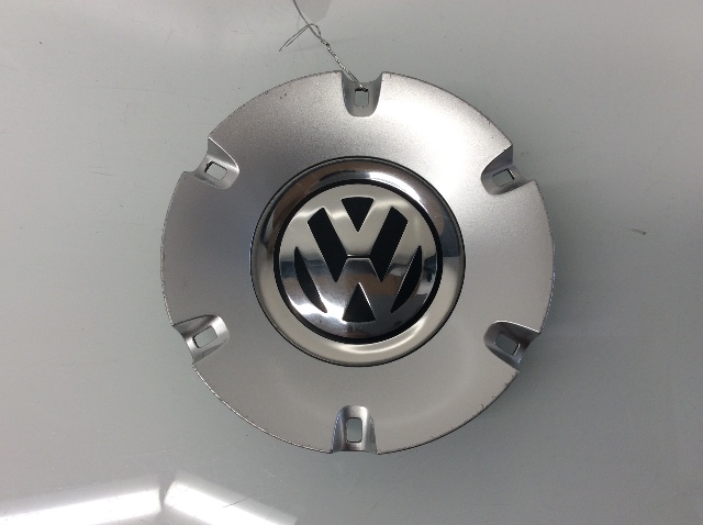 2007 2008 2009 Volkswagen EOS Center Wheel Cap 3C0601149Q Scratches OEM