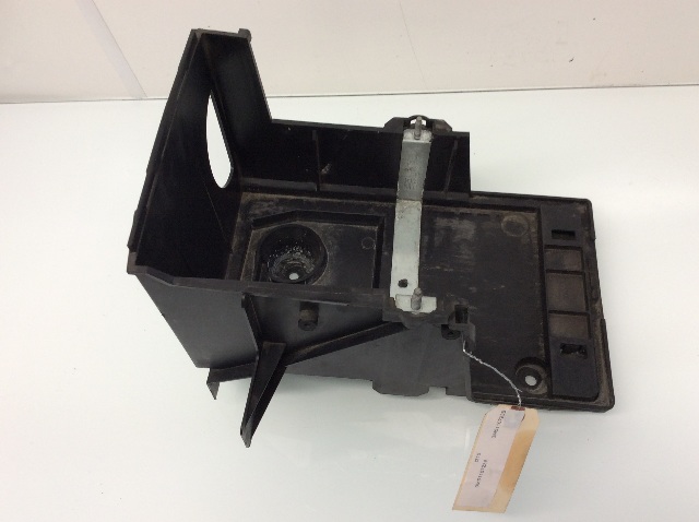 2005 2006 2007 2008-2013 Volvo S40 V50 C30 C70 lower battery tray box 30667941 OEM