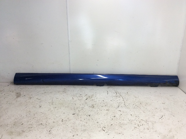 2013 Volkswagen Golf R Right Rocker Moulding Side Skirt Blue Torn Tab Pry Marks OEM