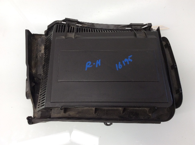 2001 2002 2003 BMW 530i Right Cabin Air Filter Housing 64318379624 OEM