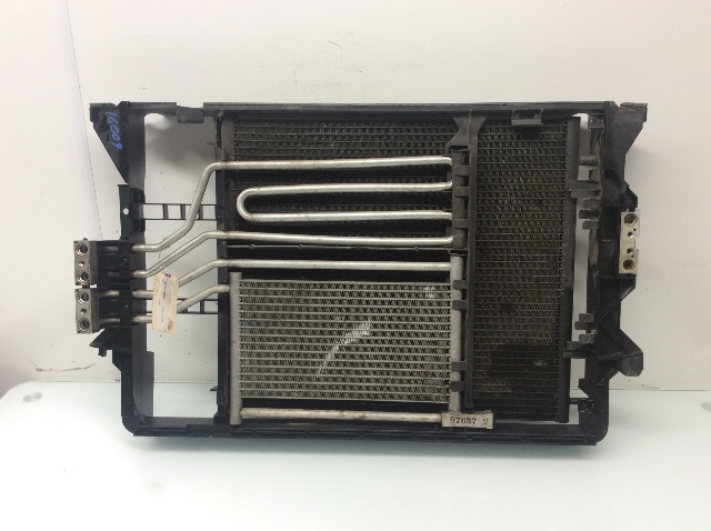 1998 1999 2000 2001 BMW 740i A/C Air Conditioner Condenser 64538378439 OEM