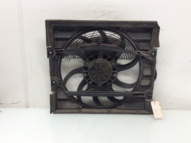 1998-2001 BMW 740i 750i Radiator Cooling Fan 64548380776 OEM