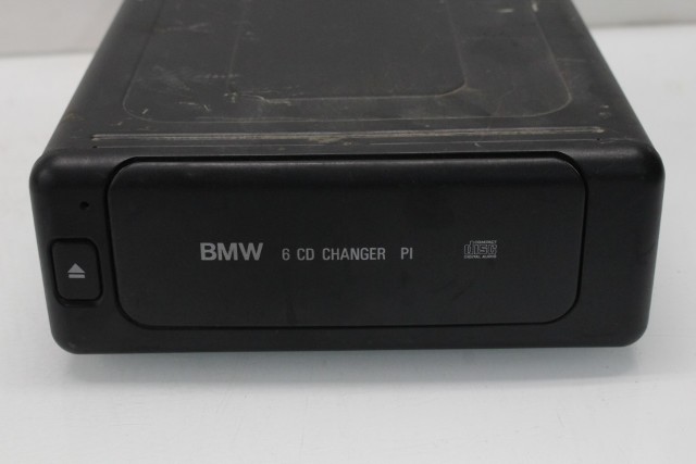 1999-2001 BMW 740i 750i E38 6 Disc CD Changer OEM