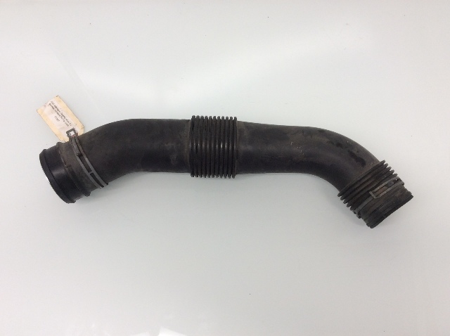 2004 2005 - 2009 Volkswagen Touareg 4.2L Air Intake Connector Pipe 7L6129684A OEM