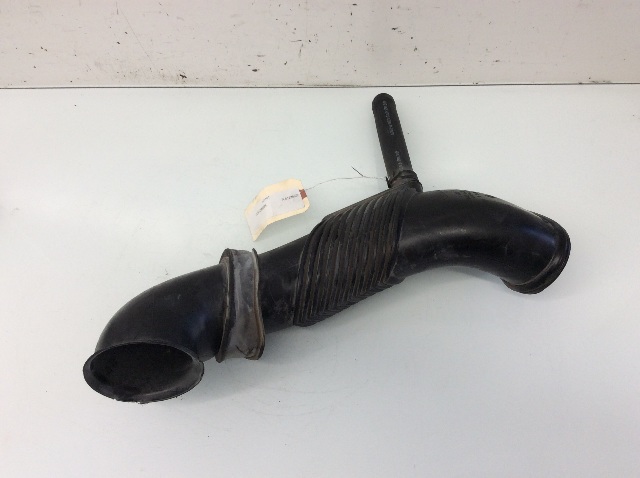 Volkswagen Touareg Audi Q7 Air Intake Duct Pipe Hose Line 7L6129609E OEM