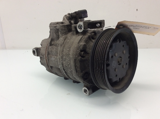 2004 05 Volkswagen Touareg 4.2L Air Conditioner Compressor 7L6820803B Broke Plug OEM