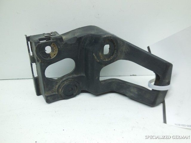 2002 2003 2004 2005 Audi A4 Rocker Panel Moulding Skirt Mount Bracket Right OEM