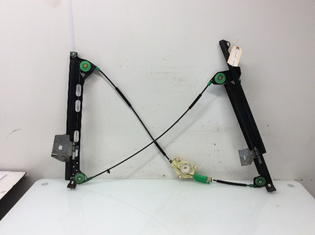 2003 2004 2005 2006 - 2008 2009 Audi A4 Cabriolet Right Front Window Regulator OEM