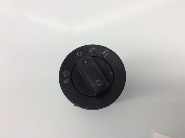 2007 2008 2009 Audi A4 Headlight Switch 8H0941531 scratched OEM