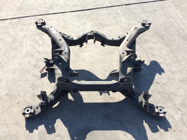 2008 2009 2010 Porsche Cayenne Rear Suspension Subframe Crossmember 95833103101 OEM