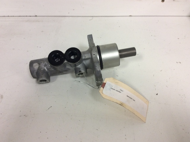 1999 Porsche 911 996 Carrera 4 brake master cylinder OEM