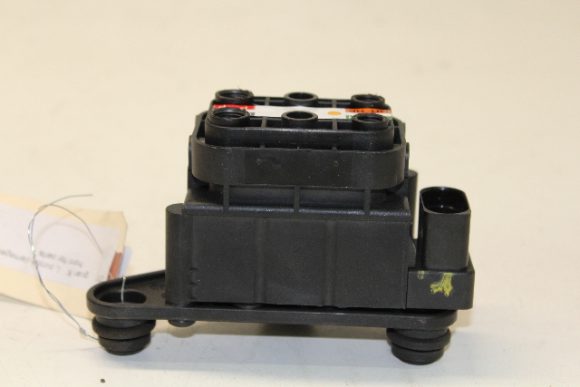 2010 2011 2012 2013 2014 Jaguar XJ Air Ride Suspension Valve AW93-3B486-AA OEM