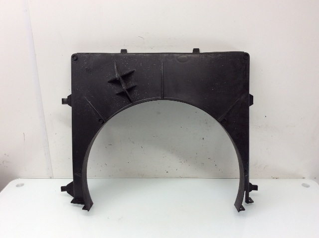 2005 2006 2007 Land Rover LR3 Lower Radiator Fan Shroud PGK500052 OEM