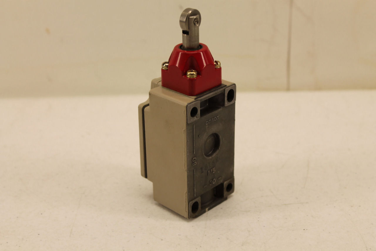Omron D4B1171 Limit Switch PLC Surplus Supply, LLC