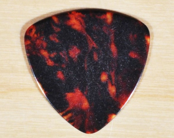 1//2 GROSS GRETSCH 346 WHITE MEDIUM GUITAR PICKS 72 PICKS