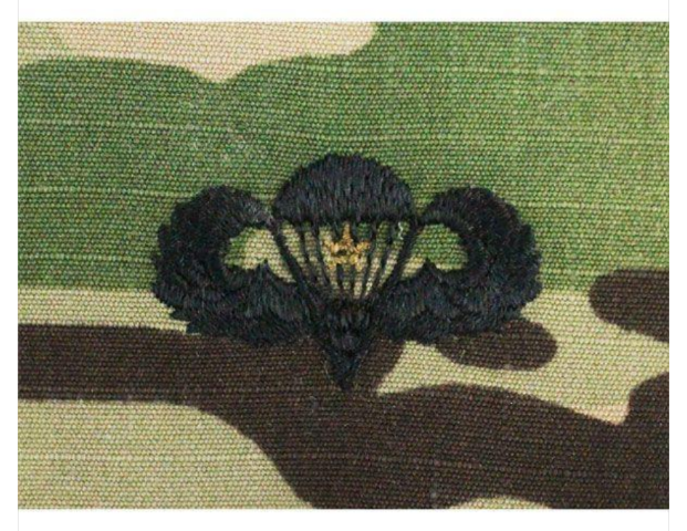 Vanguard ARMY EMBROIDERED BADGE ON OCP SEW ON: COMBAT PARACHUTIST - 1ST AWARD