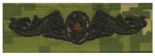 Vanguard NAVY EMBROIDERED BADGE: SUBMARINE MEDICAL - WOODLAND DIGITAL