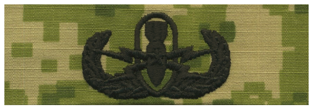 Vanguard NAVY EMBROIDERED BADGE: SENIOR E.O.D. - WOODLAND DIGITAL