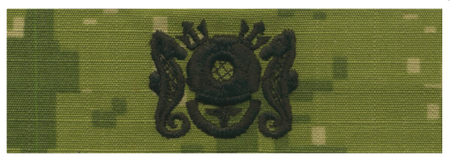 Vanguard NAVY EMBROIDERED BADGE: DIVING MEDICAL TECHNICIAN - WOODLAND DIGITAL