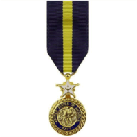 Vanguard MINIATURE MEDAL: NAVY DISTINGUISHED SERVICE - 24K GOLD PLATED