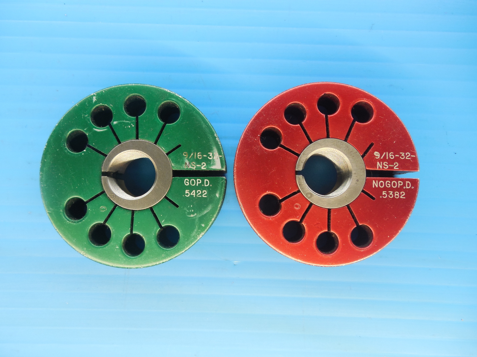 9//16 32 UN 2B THREAD PLUG GAGE .5625 GO NO GO P.D./'S = .5422 /& .5467 9//16-32