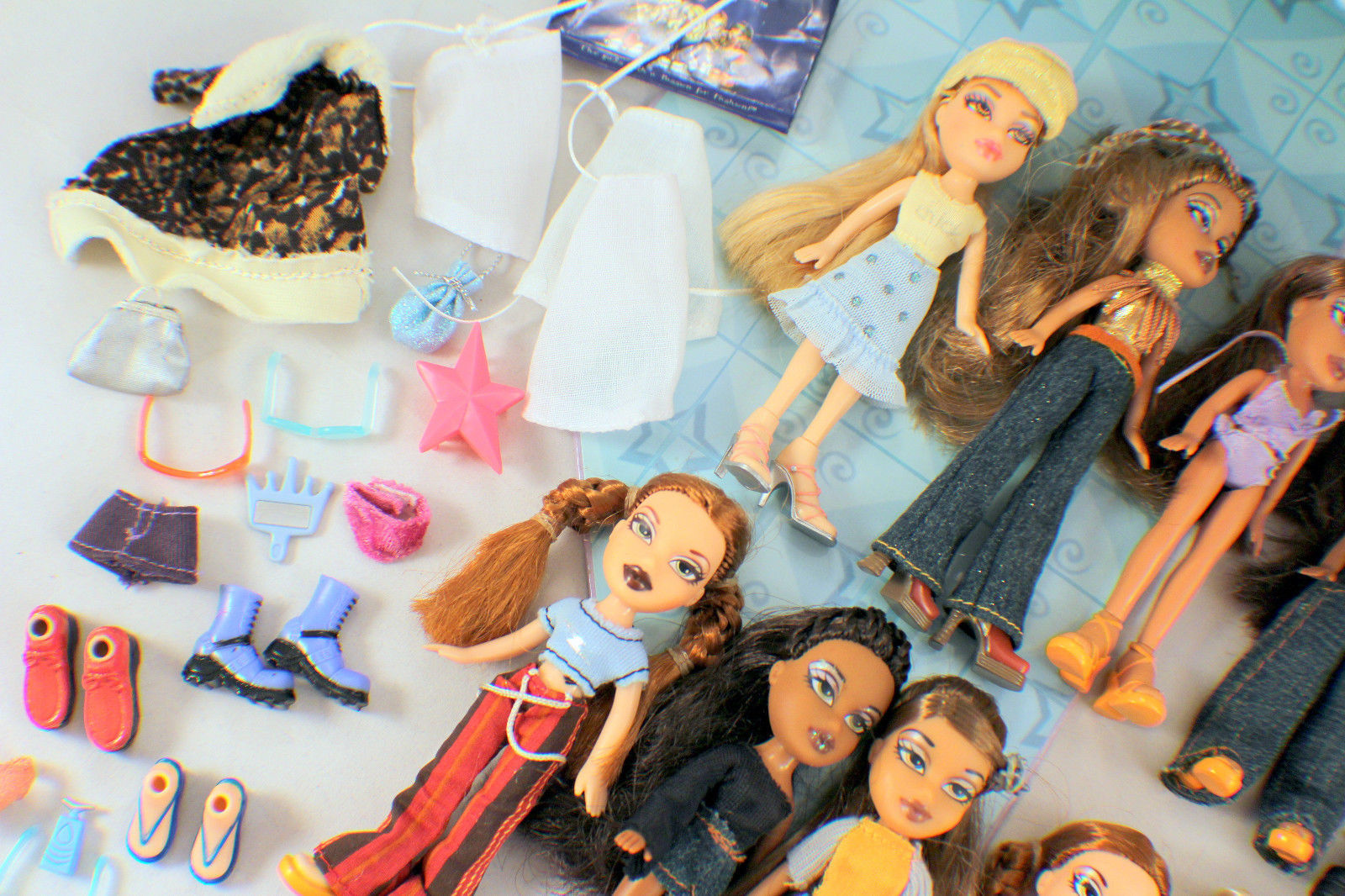 Huge Vintage Bratz Lot Dolls Clothes Shoes Boyz Lil Bratz Huge Vintage Bratz Lot Dolls Clothes Shoes Boyz Lil Bratz