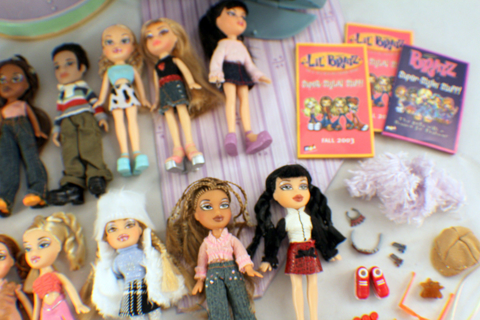 Huge Vintage Bratz Lot Dolls Clothes Shoes Boyz Lil Bratz Huge Vintage Bratz Lot Dolls Clothes Shoes Boyz Lil Bratz