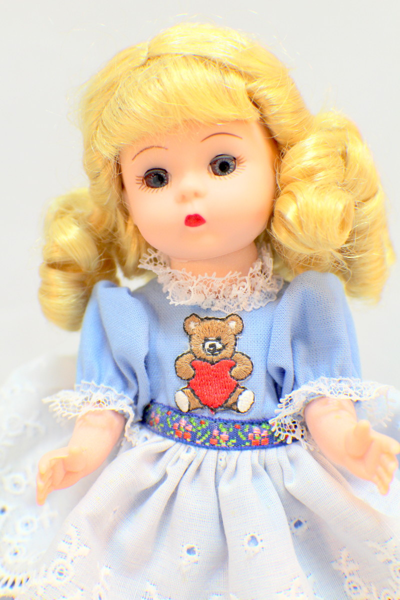 Madame Alexander 8 Doll Goldilocks And Baby Bear 25965 In Original Madame Alexander 8 Doll Goldilocks And Baby Bear 25965 In Original