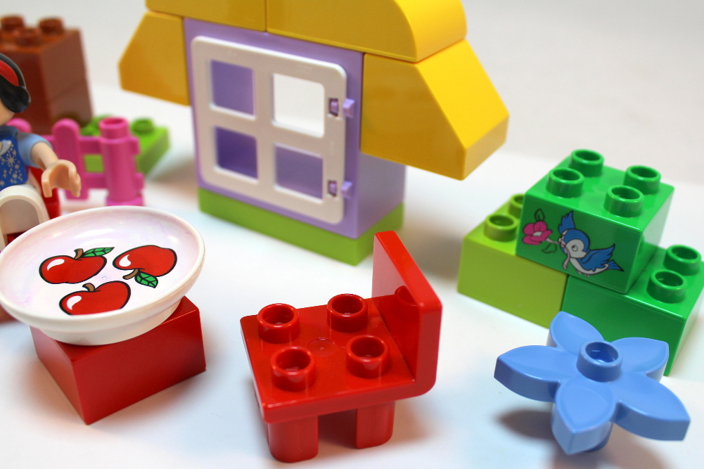 Lego Duplo Disney Snow White's Cottage Set with Bunny Blocks Lot