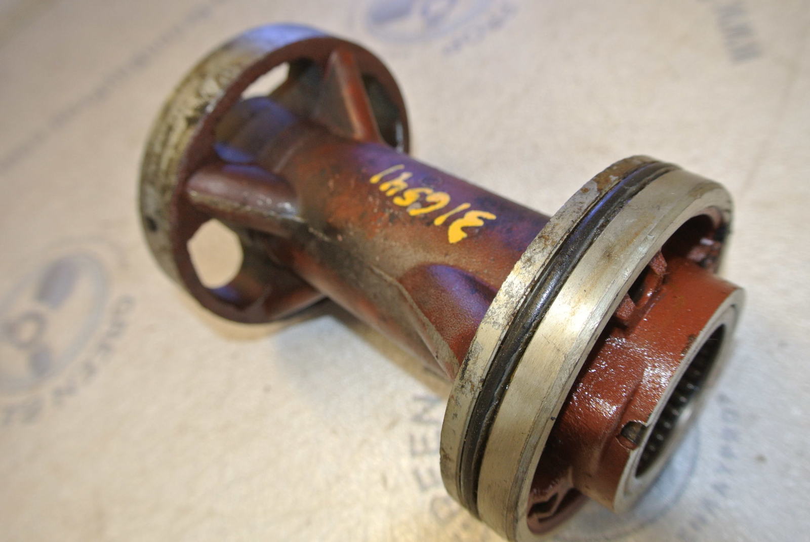 0384603 316541 Propshaft Bearing Carrier Housing Evinrude Johnson 40 50 1970s