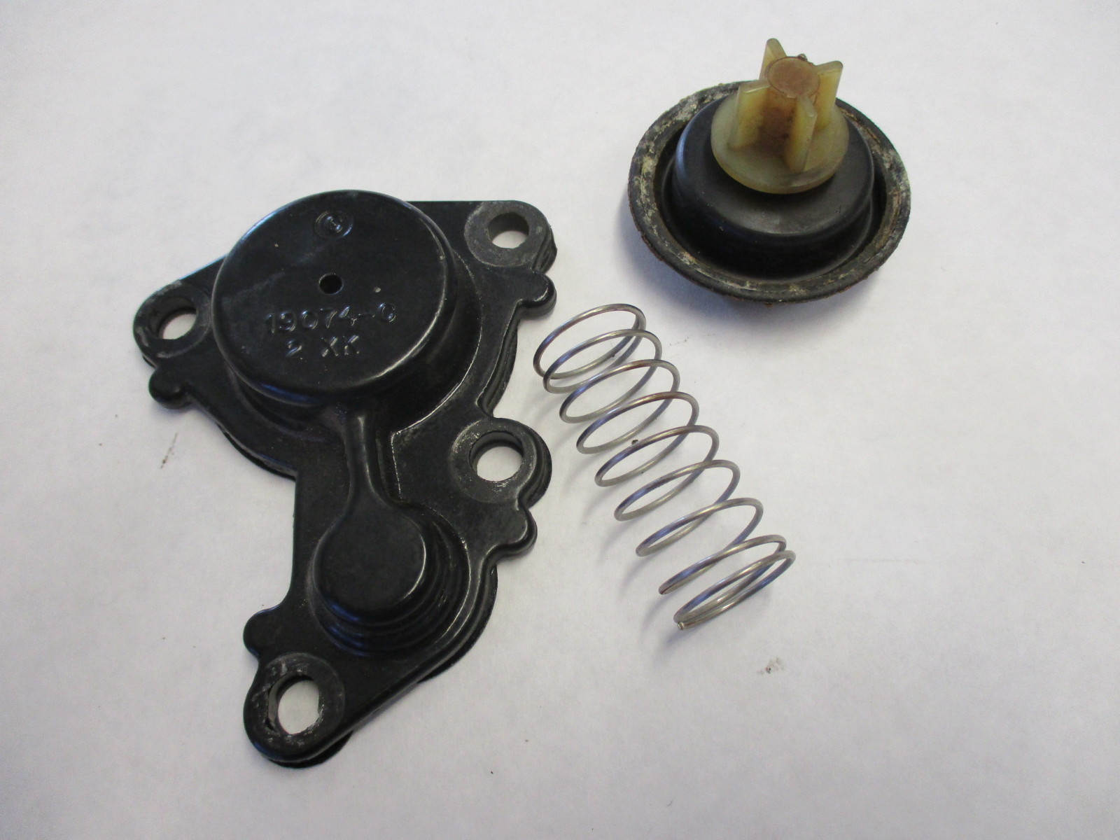 19074 Cylinder Block Mercury Mariner Thermostat Cover Housing