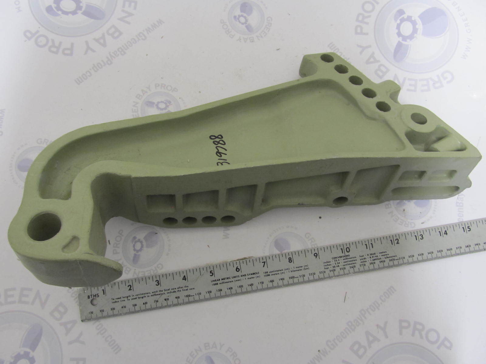 0319788 319788 Evinrude Johnson Outboard Starboard Stern Bracket 65-135 Hp 1973-77