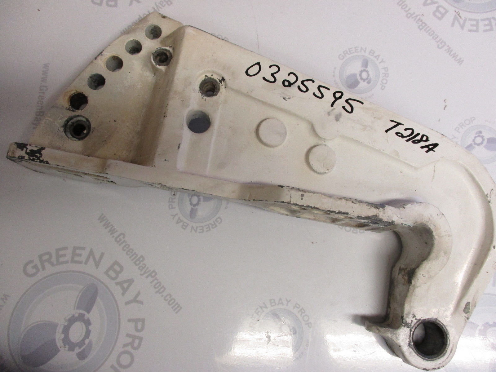 0325595 Johnson Evinrude OMC Starboard Stern Transom Bracket  Outboard