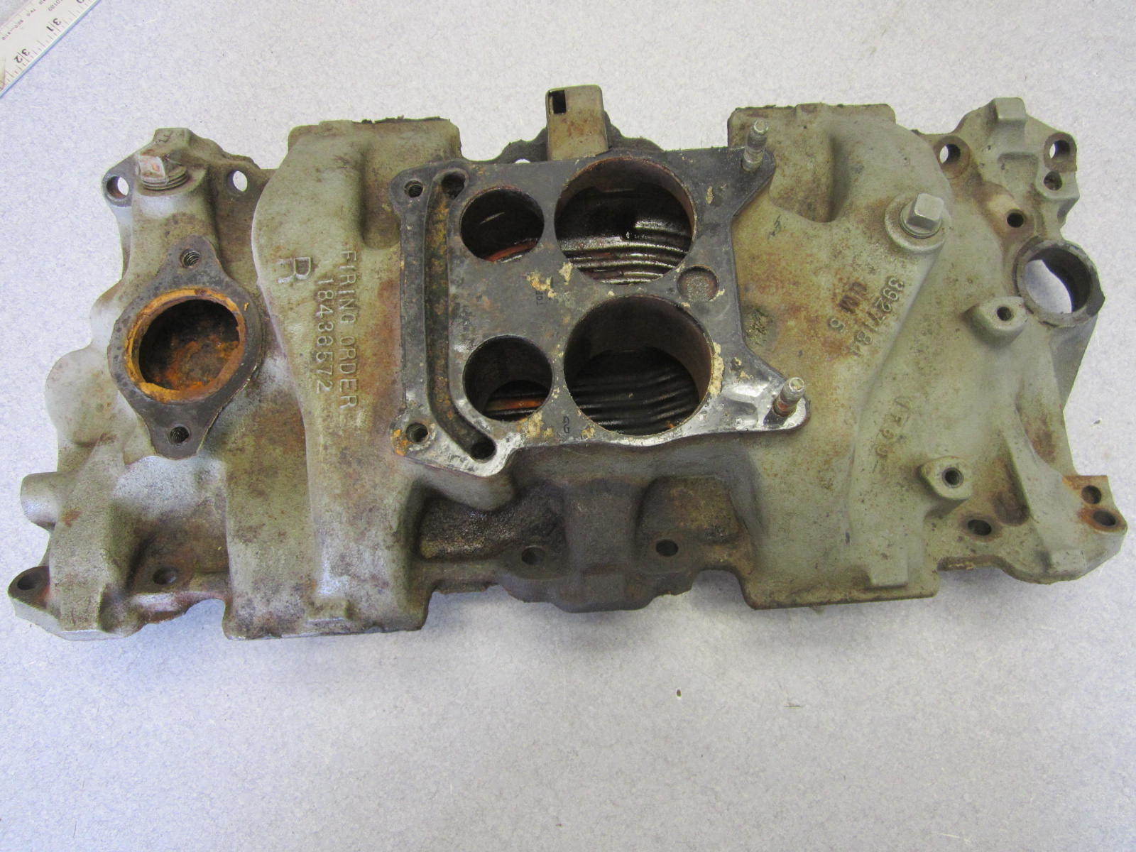 3927184 OMC V8 Chevy Stringer Stern Drive 4 Barrel Intake Manifold