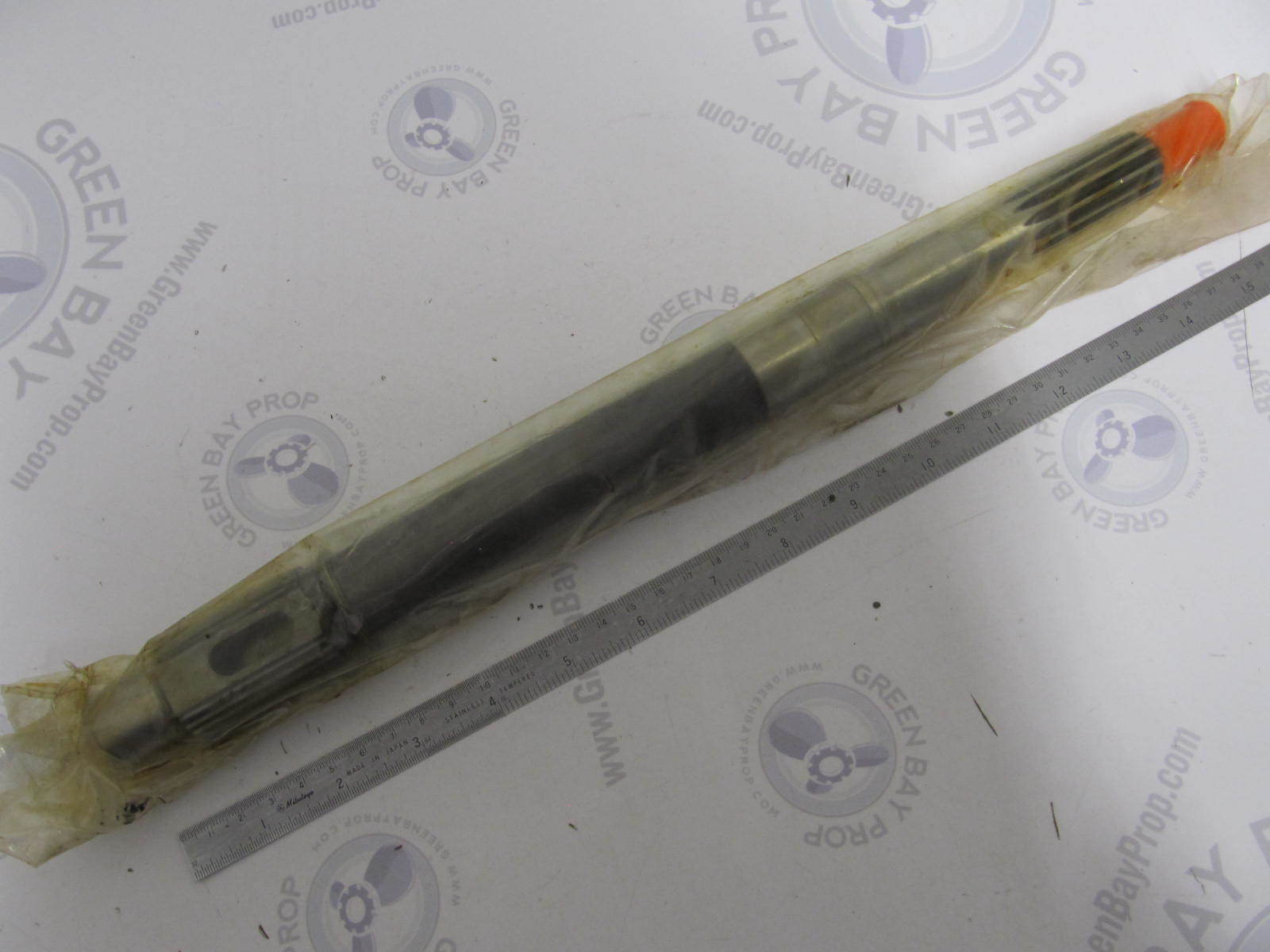 0387818 0436888 OMC Cobra Evinrude Johnson Lower Unit Propshaft 436888 387818