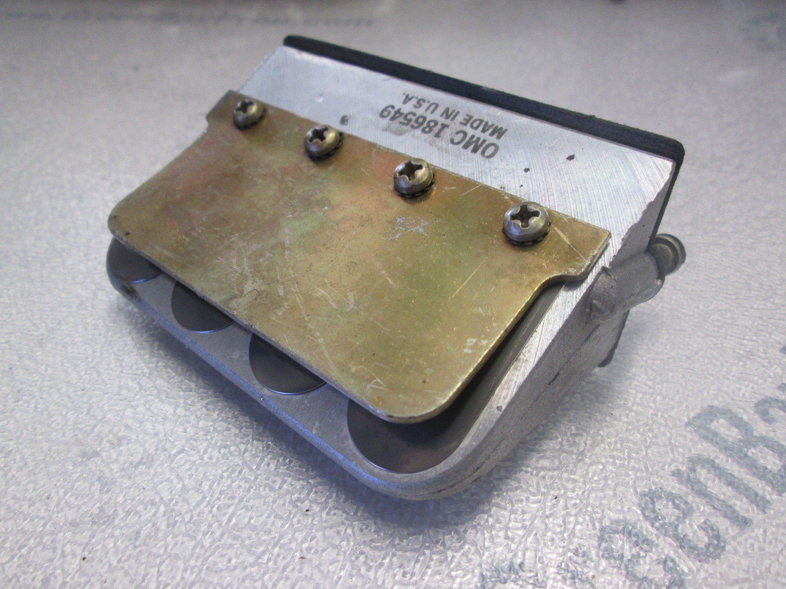 0389823 389823 Evinrude Johnson Leaf Plate Assembly With Reeds