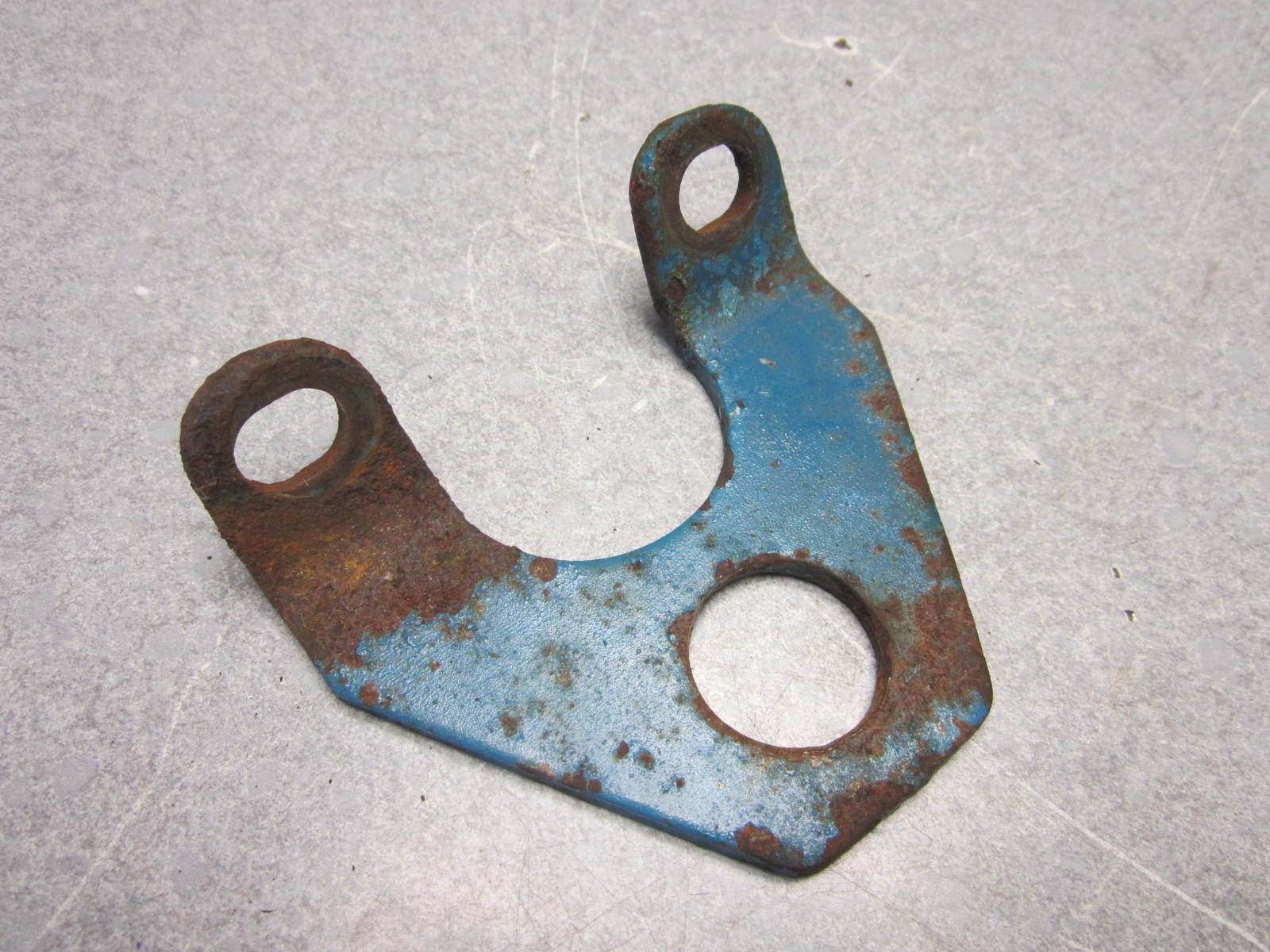 312782 OMC Stern Drive V8 Cylinder Head Lift Bracket