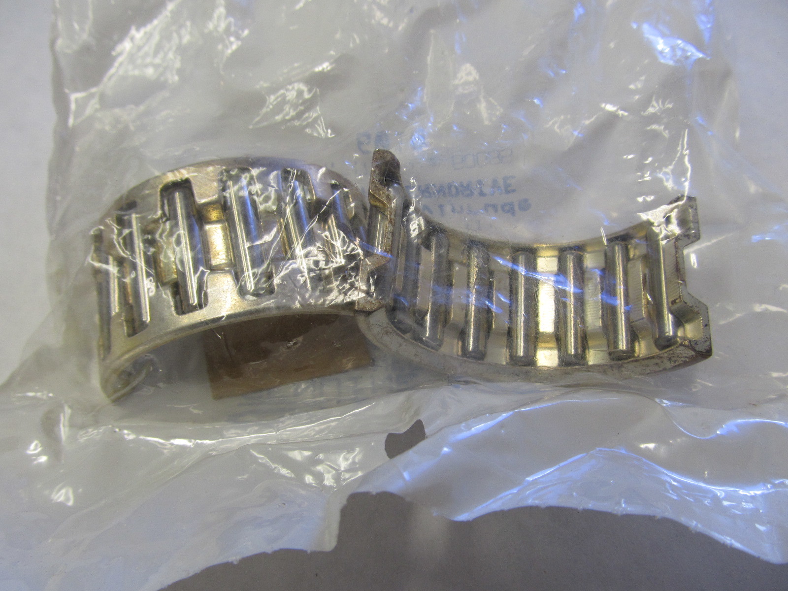 396041 0396041 OMC Ret & Needle Set Evinrude Johnson 120-300HP