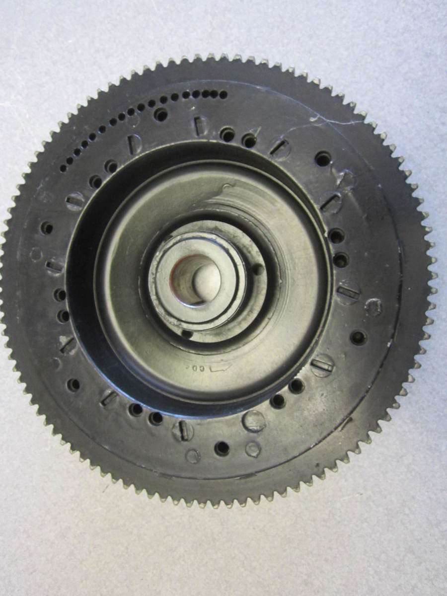 582628 Flywheel for Evinrude Johnson V4 115 90 100 140 HP
