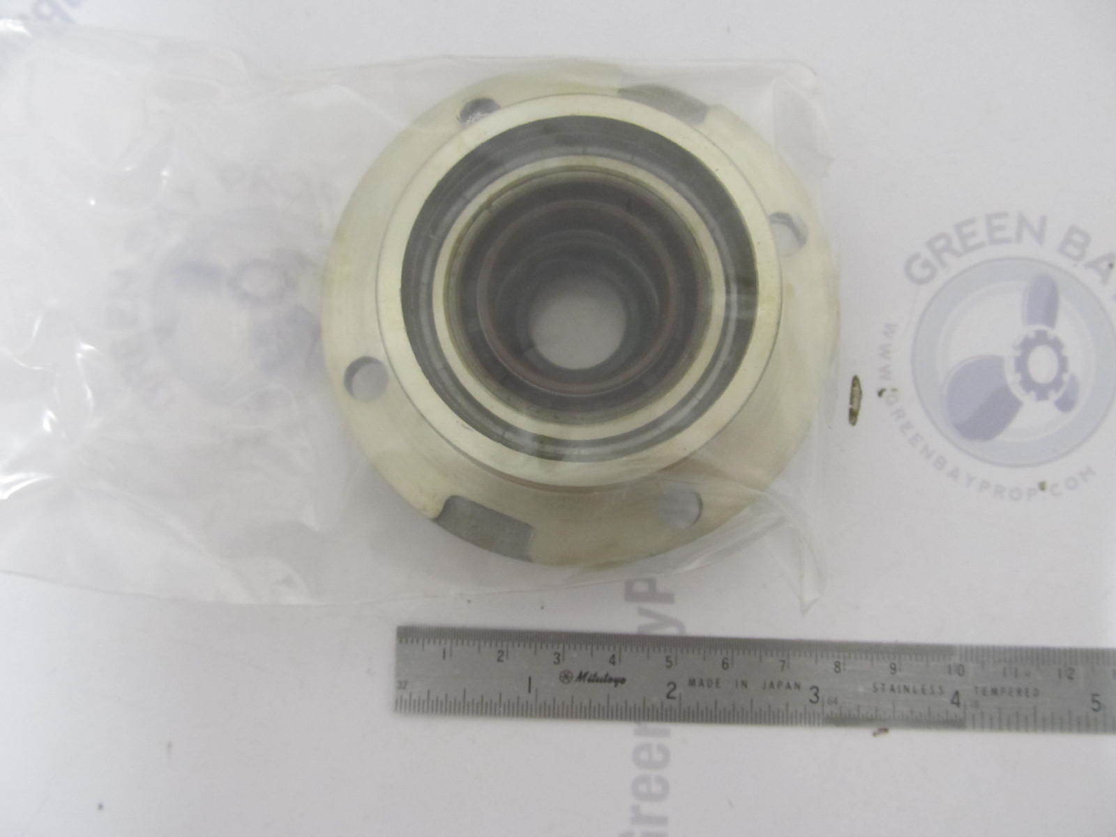 0435702 435702 Johnson Evinrude OMC 40-70 HP Lower Crankcase Head End Cap