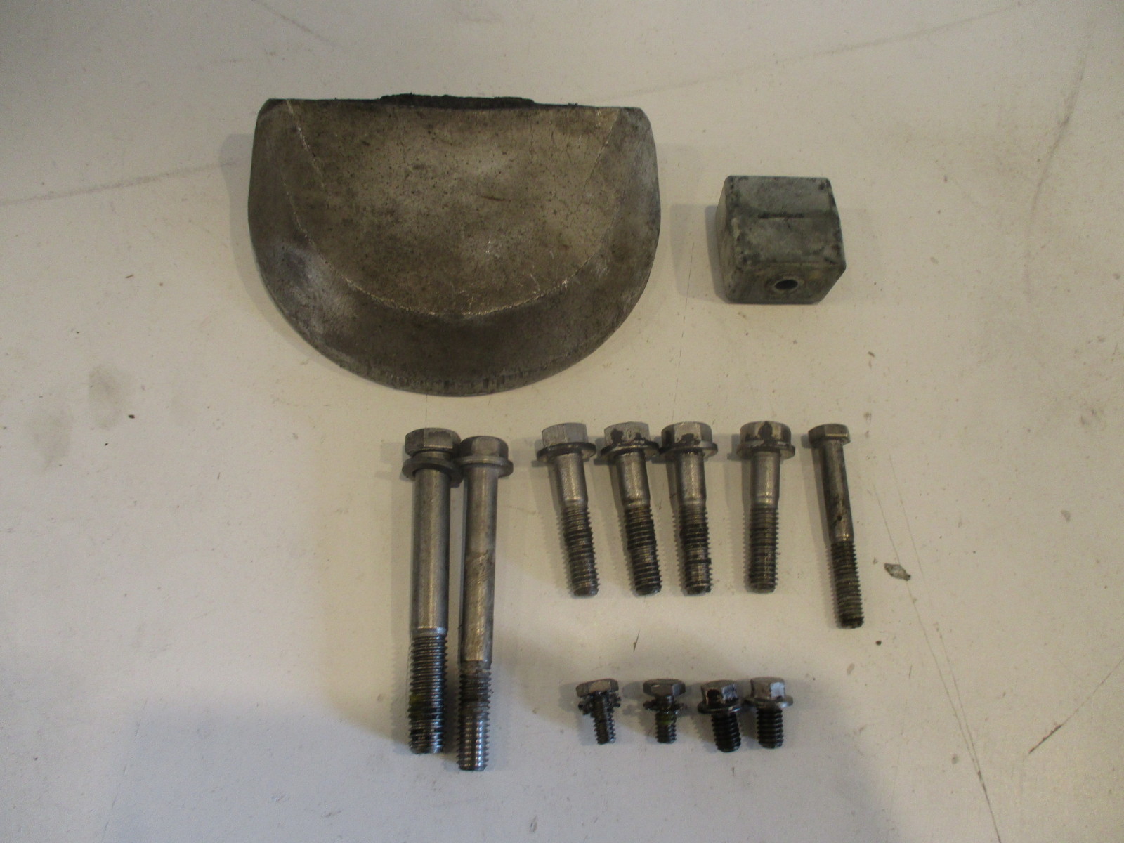 0914536 OMC Cobra 5.8 V8 Lower Unit Gear Case Bolts Hardware Anode 0984513