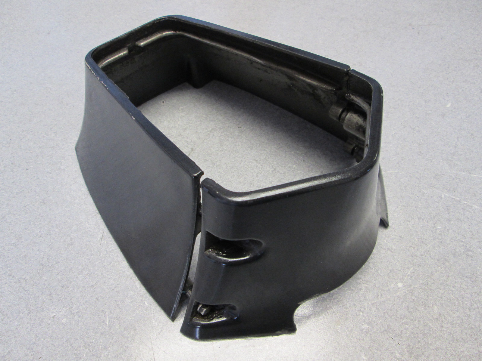 340777 340778 Evinrude Johnson Outboard Grey Midsection Exhaust Housing Cover