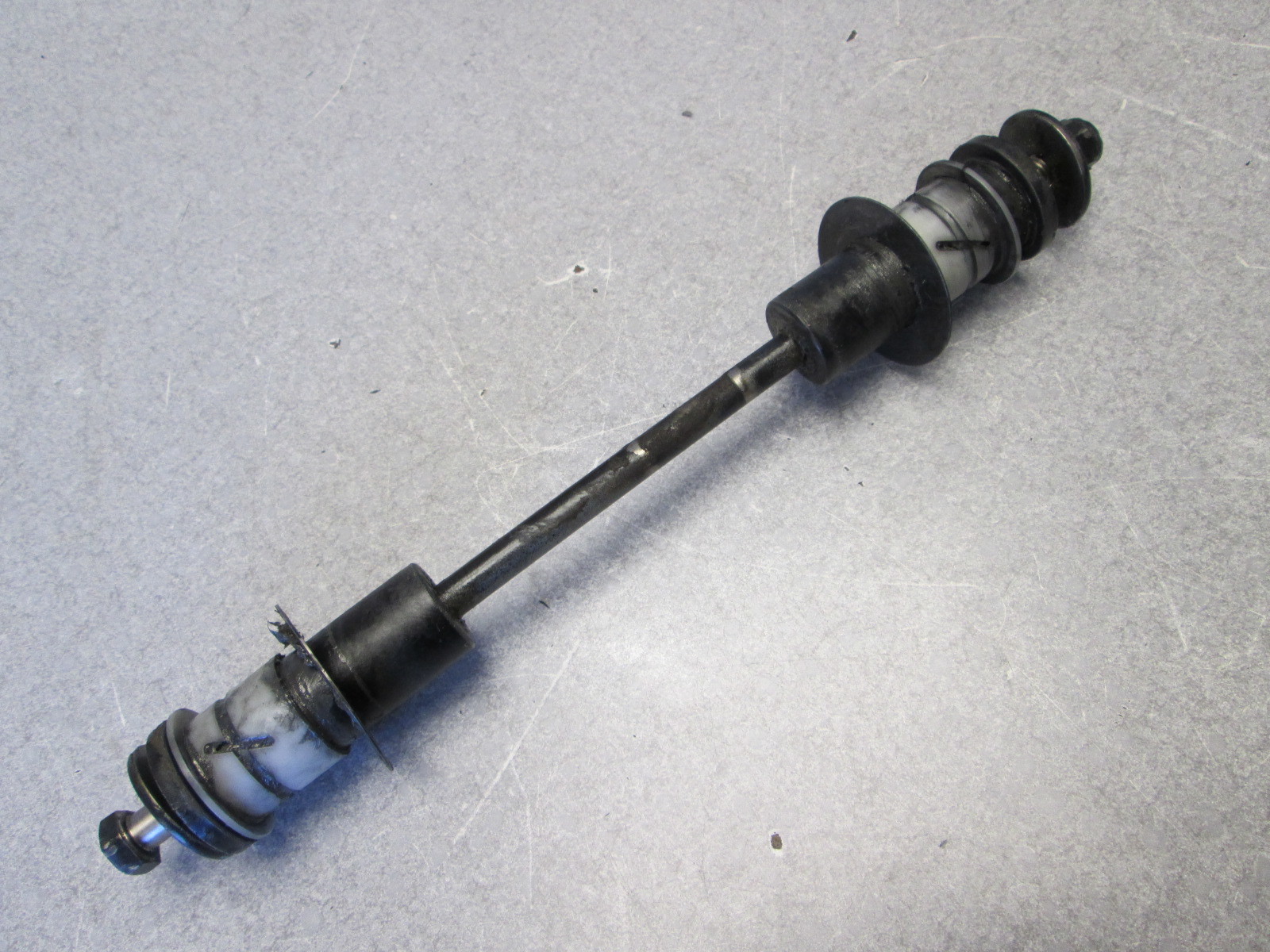 0329529 Swivel Bracket Tilt Shaft Bolt Evinrude Johnson 50-125 Hp